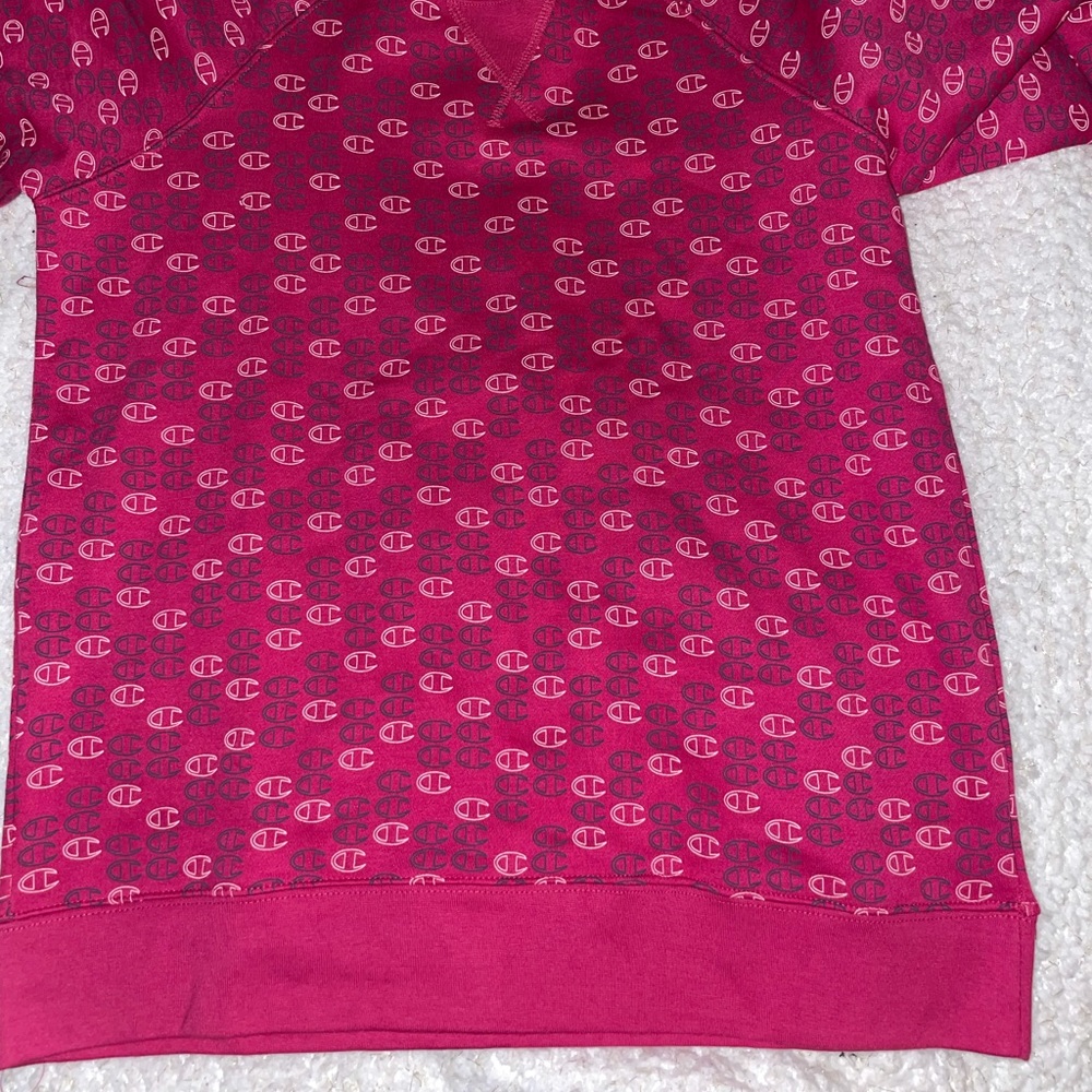 LIKE NEW (NWOT) pink champion sweater.